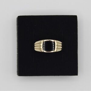 Solid 14K Yellow Gold & Onyx Signet Ring – Size 11 – 7g